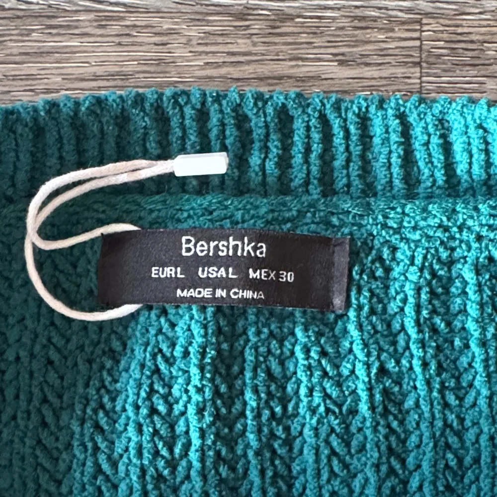 BERSHKA SWEATER - Picture 2 of 4
